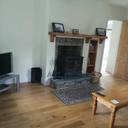 בית נופש Lovely 3-bed House At Clashganny Mill Borris קרלו